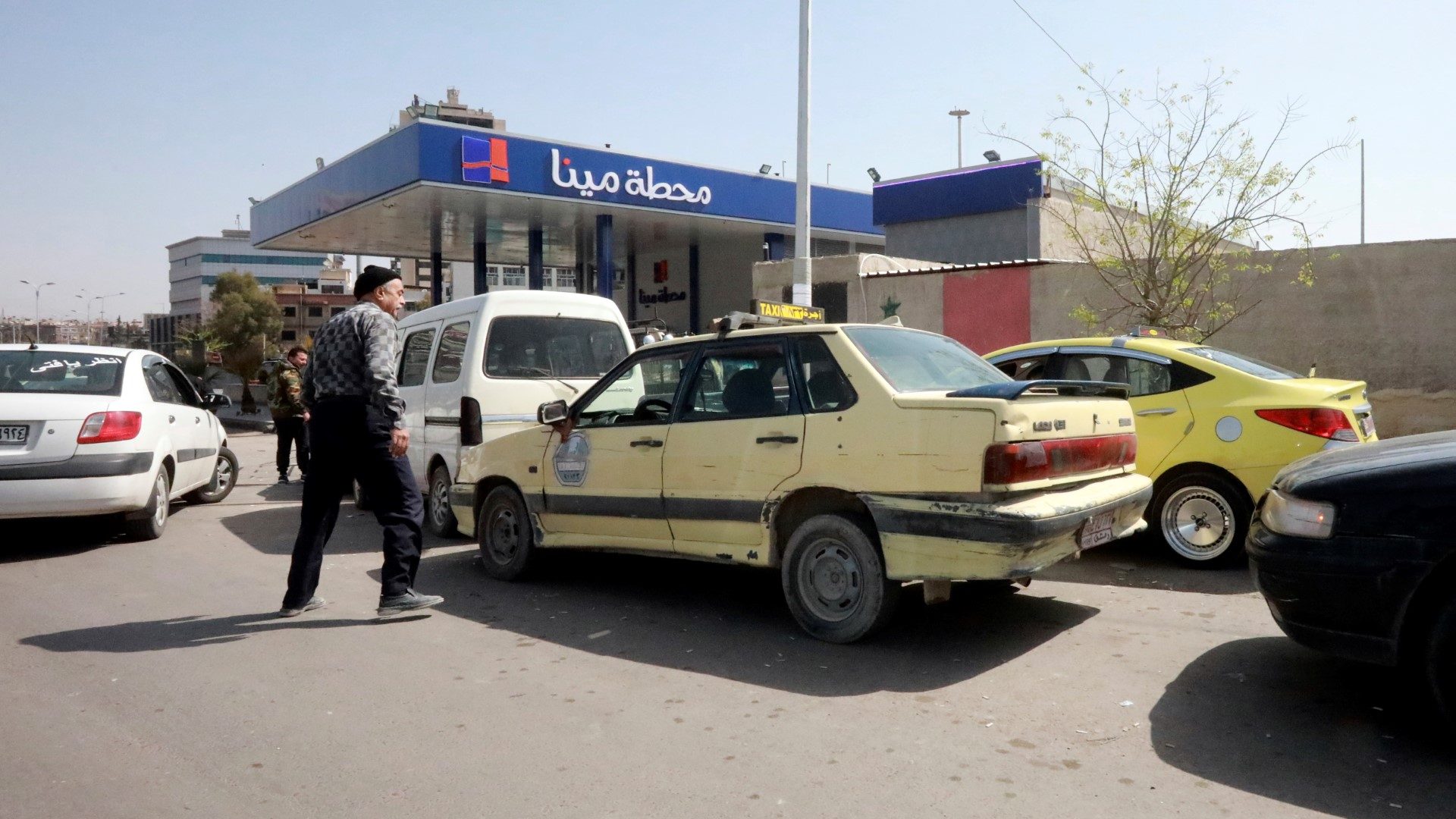 Three Corrupt Officials Control Fuel Market in Daraa