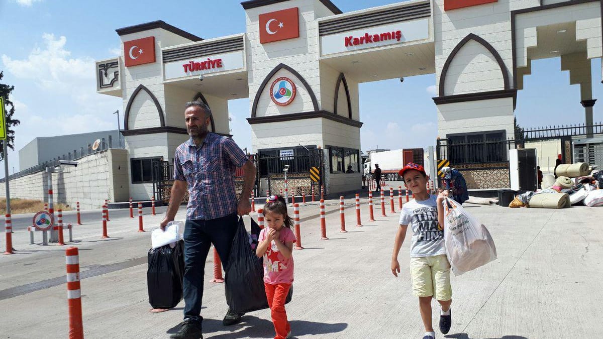 Turkey Government and Opposition Compete to Deport Syrians