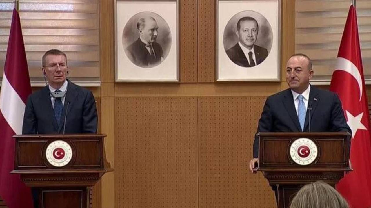 Cavusoglu: I Didn’t Say “Reconciliation” But “Settlement” Between Opposition and Regime