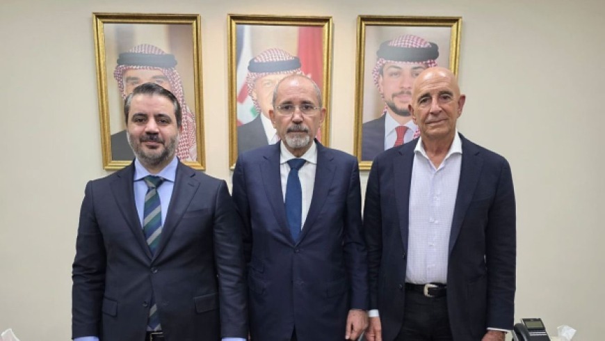 Syrian Authorities Halt Play Critical of Transitional Government