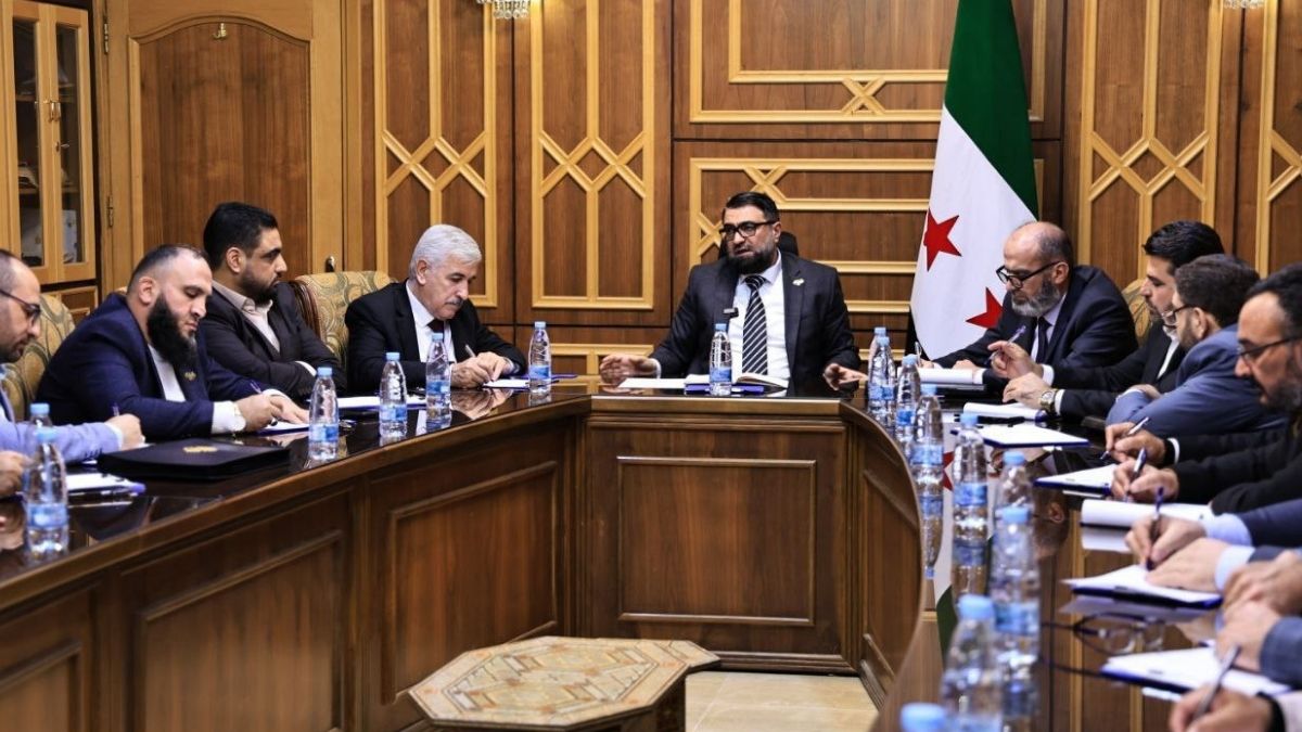 Lawyer “A. Z.”, who requested anonymity, told Enab Baladi that lawyers are not permitted to attend interrogations conducted in security branches until detainees are transferred to court.