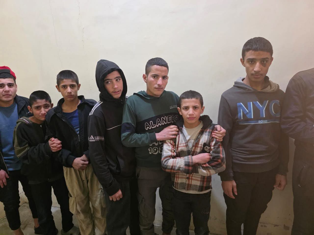 The prison administration affiliated with the Autonomous Administration issued a statement noting that a designated section of the prison housed a number of juveniles—some accused of crimes for which official complaints had been filed, and others who were victims of recruitment and exploitation by the Islamic State