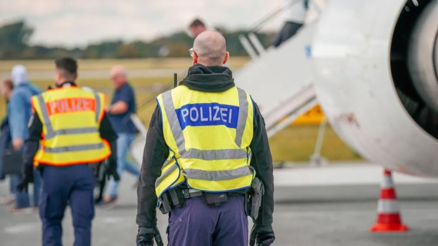 A political confrontation is sharpening in Berlin over the future of Syrian refugees, as conservative lawmakers in Chancellor Friedrich Merz’s governing bloc press for rapid deportations—directly rebuffing a recent appeal from Damascus to slow the process.