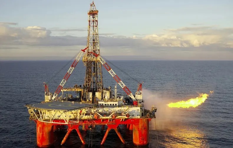 The signing ceremony drew notable international attention, including the presence of U.S. Envoy to Syria Tom Barak.