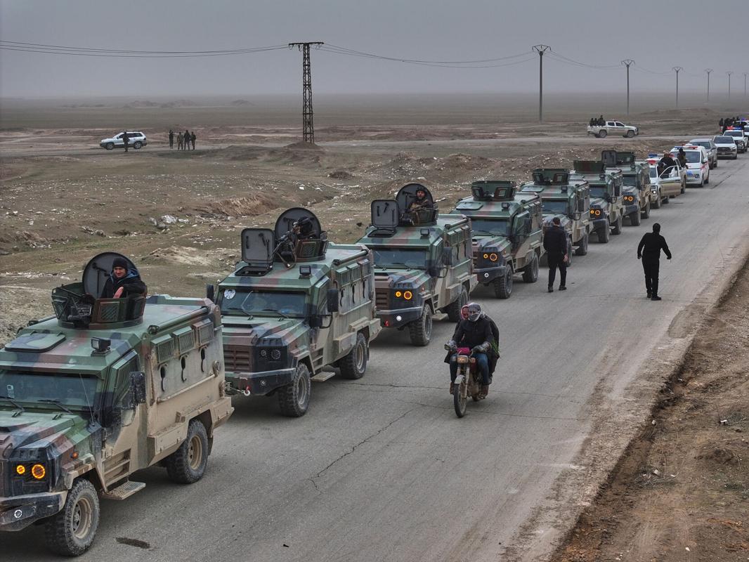 Internal Security Forces began entering the city of Qamishli on Tuesday, February 3, as part of implementing the agreement between the Syrian government and the Syrian Democratic Forces (SDF)